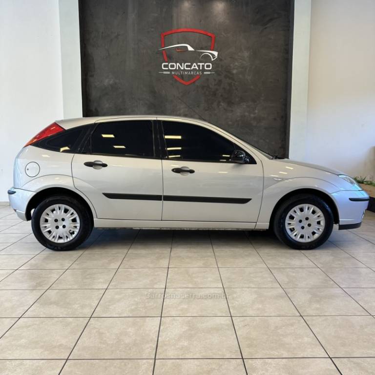 FORD - FOCUS - 2008/2008 - Prata - R$ 27.500,00