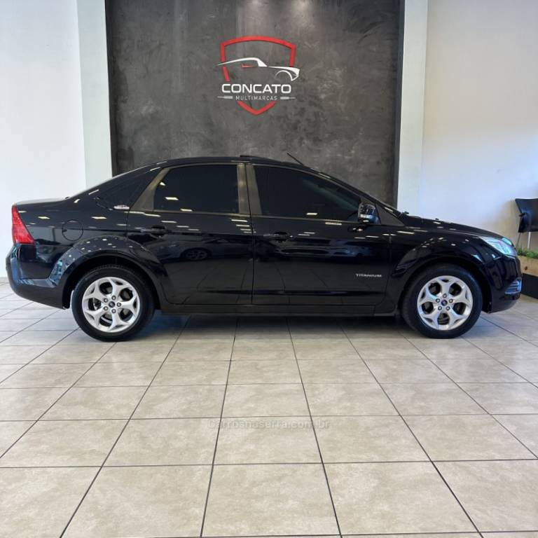 FORD - FOCUS - 2011/2011 - Preta - R$ 43.000,00