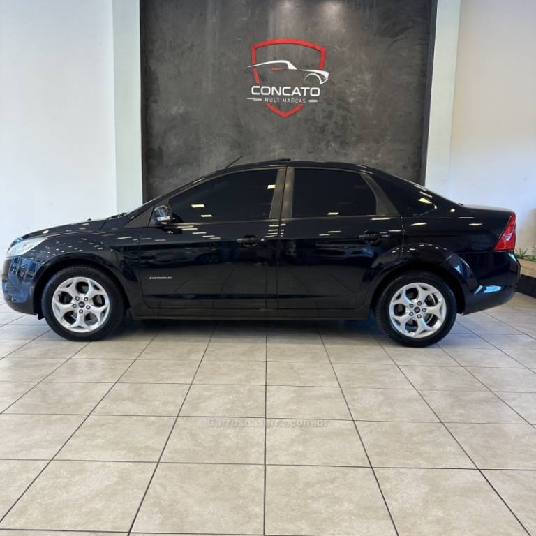FORD - FOCUS - 2011/2011 - Preta - R$ 43.000,00