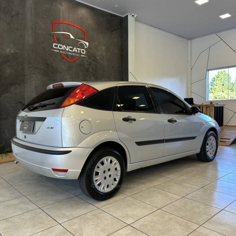 FORD - FOCUS - 2008/2008 - Prata - R$ 27.500,00