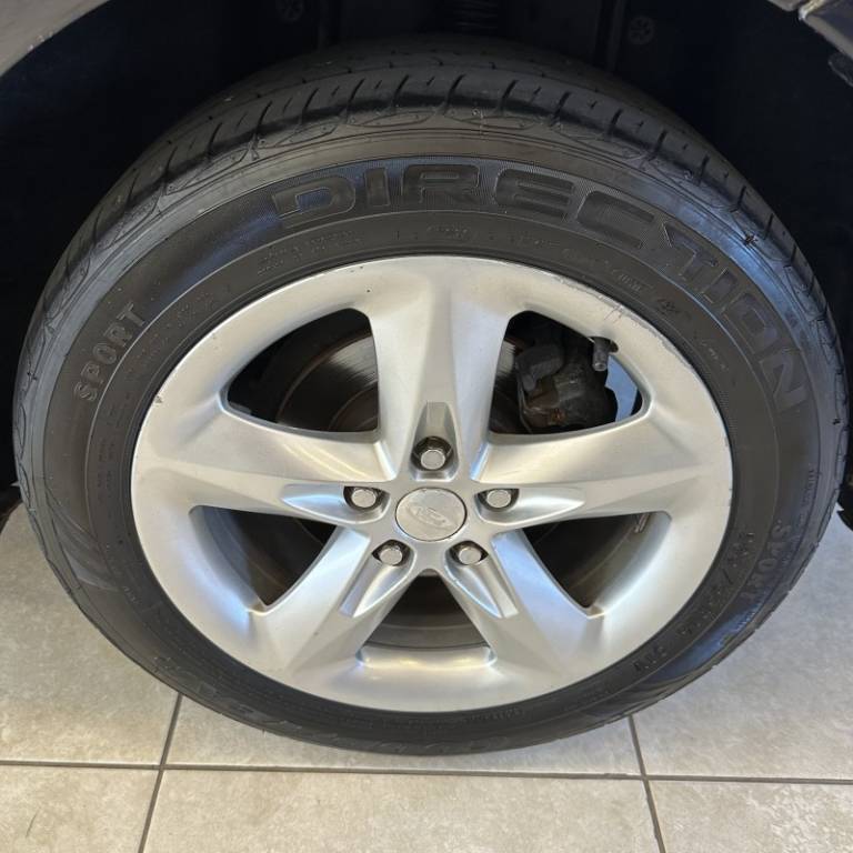 FORD - FOCUS - 2008/2009 - Preta - R$ 36.500,00