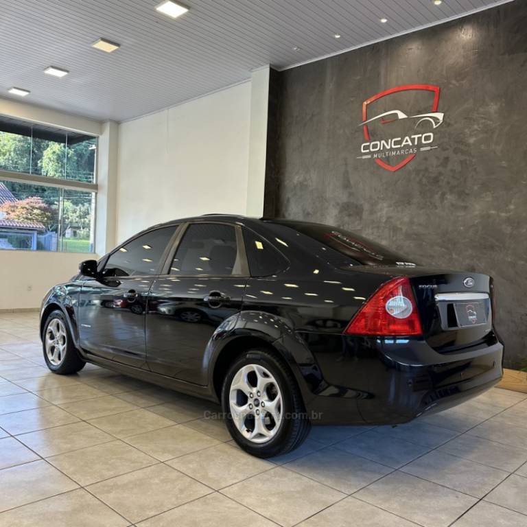 FORD - FOCUS - 2011/2011 - Preta - R$ 43.000,00
