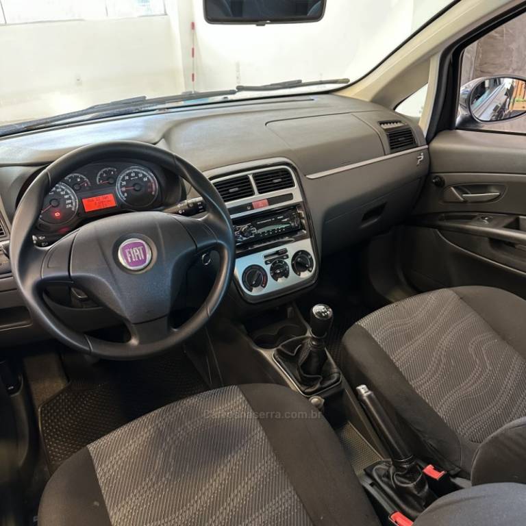 FIAT - PUNTO - 2008/2009 - Preta - R$ 29.990,00